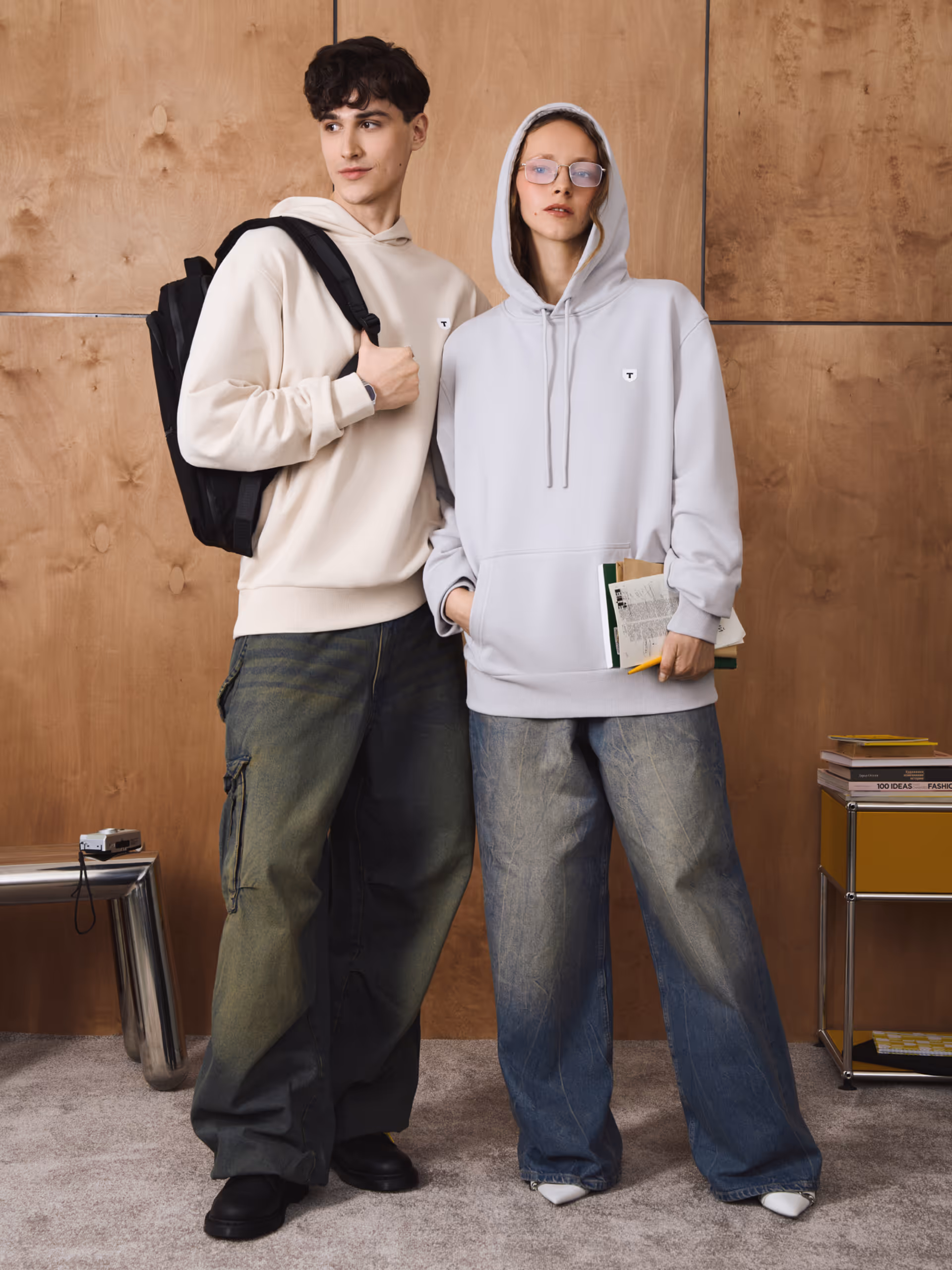 Бежевая толстовка