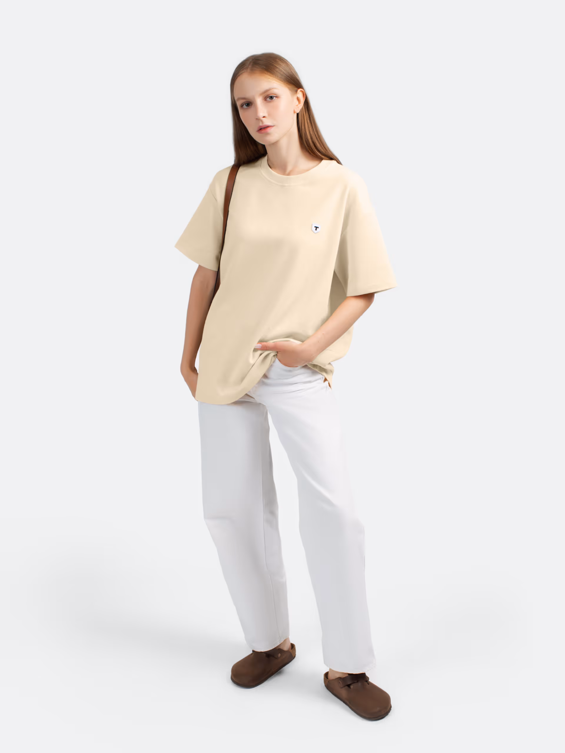 Бежевая футболка